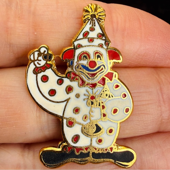 Vintage Goldtone Colorful Clown Enamel Pin - Picture 3 of 6